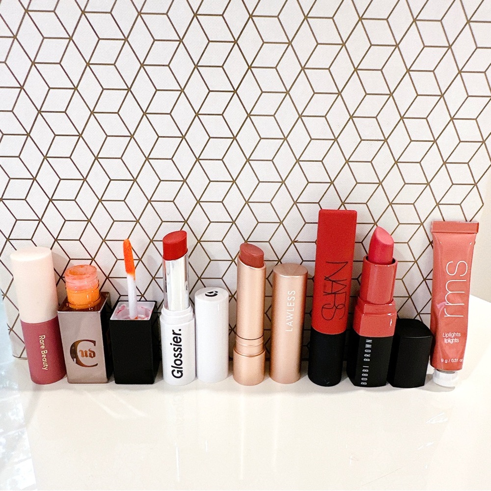 7pc Lipstick GLOSSIER, NARS, LAWLESS, RMS, RARE BEAUTY, URBAN DECAY, BOBBI BROWN